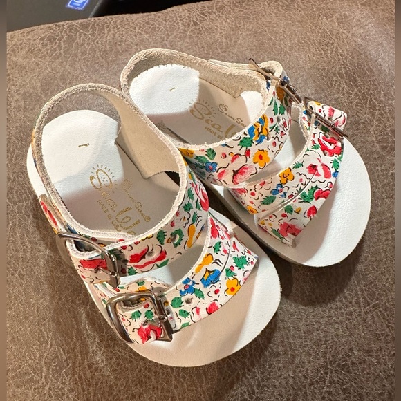 Salt Water Sandals by Hoy Other - Sun-san Surfer Sandals || Floral Infant Sandals